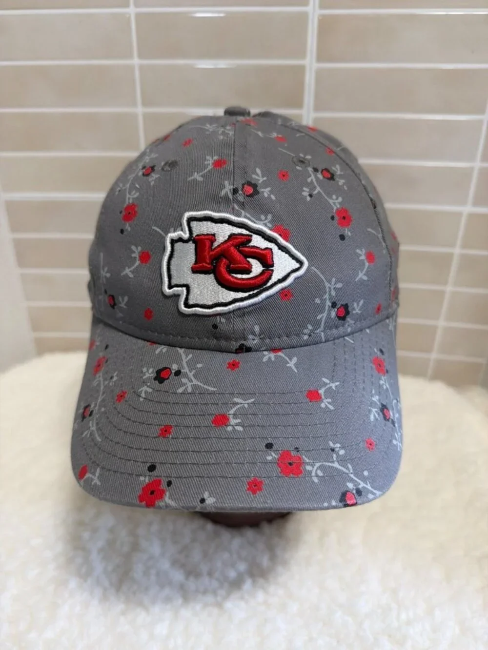 New Era Youth Kansas City Chiefs Floral 9TWENTY Hat Gray Red Embroidered KC